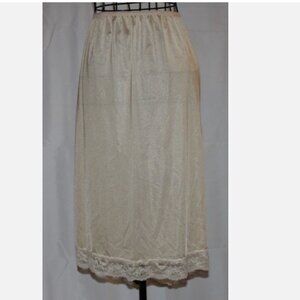 Wondermaid 3X Beige Nylon Half Slip Elastic Waist Lace Trim Plus Size Lingerie